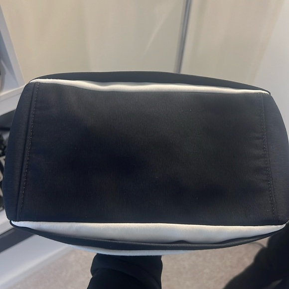 CHANEL striped canvas tote - Picture 10 of 16